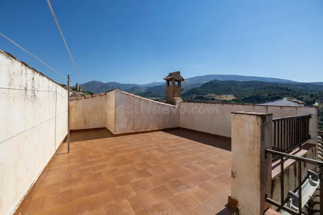 Casa adosada con terraza y 4 dormitorios en Lecrín – valle de Lecrín — 4