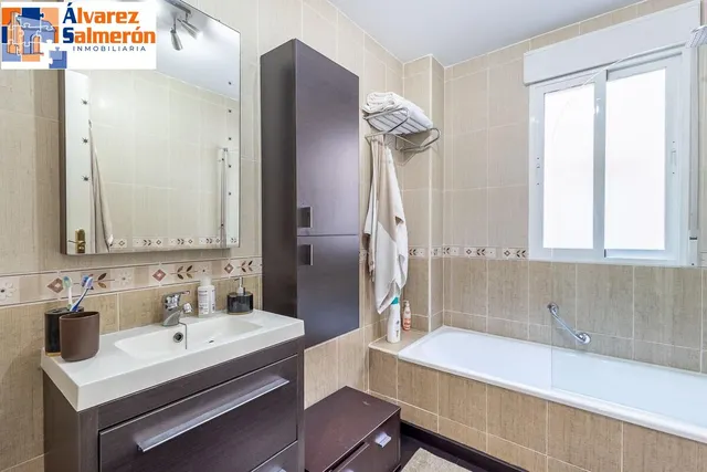 Piso en urbanización con piscina en Las Gabias — 14