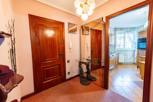 Piso espacioso con terraza y balcón en urbanización privada — 21