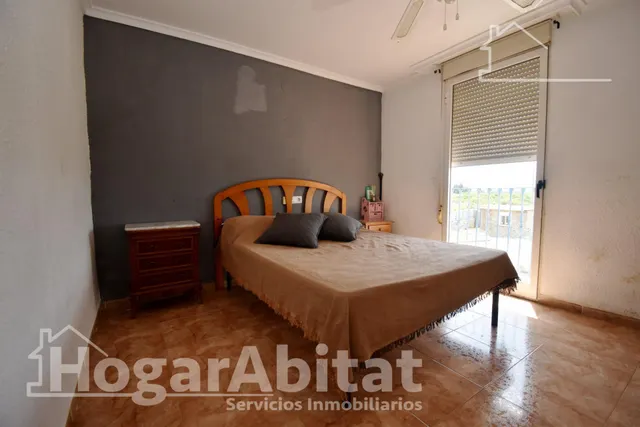 CHALET RÚSTICO CON PISCINA, TERRAZA Y PARKING — 33