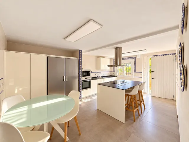 Chalet en alquiler con 311 m2 en el Brillante con  piscina privada, jardín y 5 dormitorios, a 15 minutos a pie del centro !!! — 33