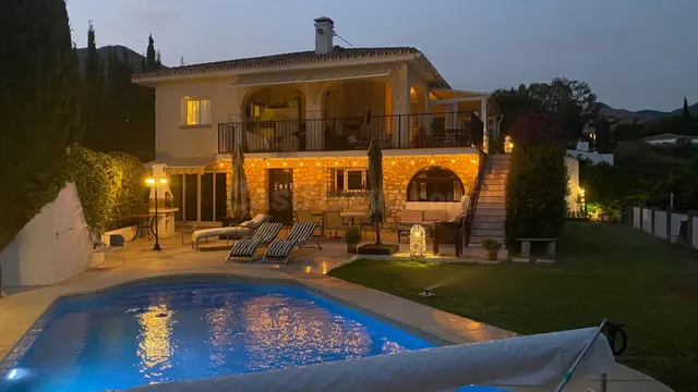 Chalet independiente en venta en Urbanización Alcaparra II - foto 2