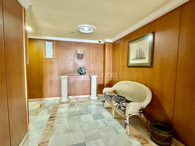 VENTA DE PISO EN TORREVIEJA, PRIMERA LÍNEA DE PLAYA Y VISTAS AL MAR — 12