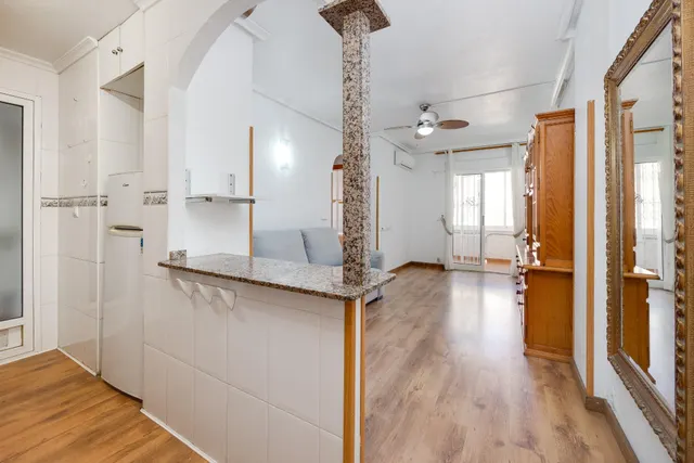 Apartamento 2 dormitorios con parking y piscina comunitaria en Torrevieja — 6