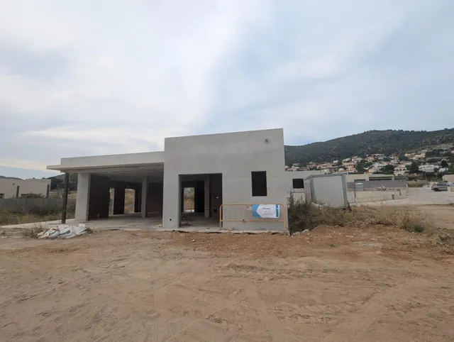 Estructura en construcción con vistas impresionantes en Mas Isaac – Palau-saverdera — 2