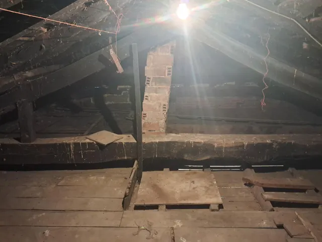 CASA DE PIEDRA EN ZONA RURAL — 50