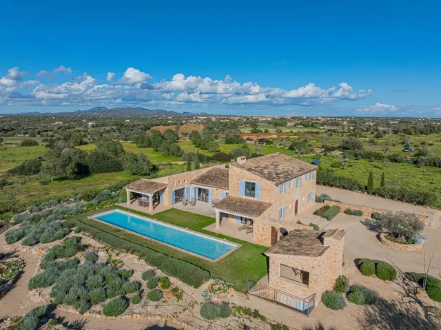 Finca mediterránea con carácter y vistas abiertas cerca de S - foto 3