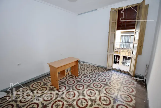 ¡OPORTUNIDAD DE INVERSIÓN! CASA CON BALCÓN Y PATIO EN EL CENTRO — 17