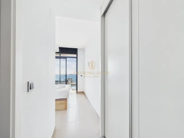 Apartamento moderno de 2 dormitorios en la planta 11 de Sunset Drive, Benidorm — 15