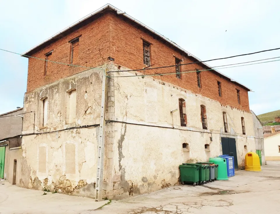 Urbis te ofrece un edificio en venta en Matilla de los Caños, Salamanca.