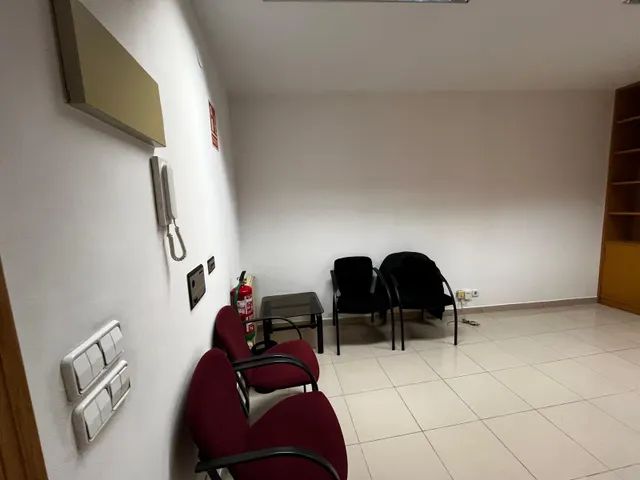 !!!!SE ALQUILA AMPLIA Y MUY BIEN UBICADA OFICINA¡¡¡¡ — 19