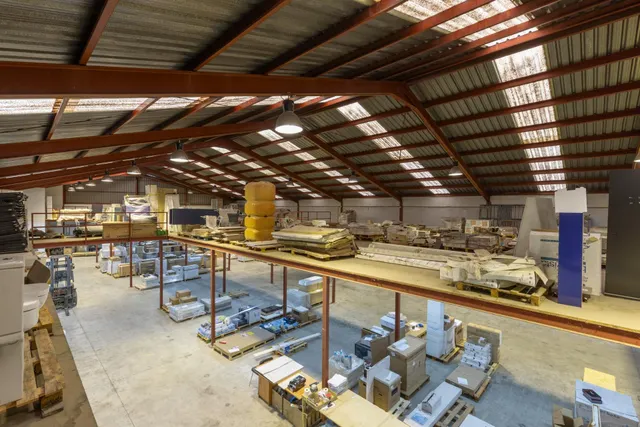 Venta Instalaciones Comerciales — 28