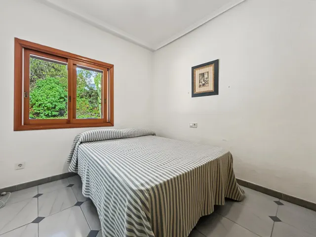 VILLA DE 7 DORMITORIOS Y 3 BAÑOS EN DEHESA DE CAMPOAMOR (ORIHUELA COSTA) — 12