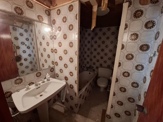 OPORTUNIDAD – CASA ESQUINERA PARA REFORMAR — 14