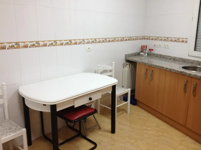 SE VENDE AMPLIO PISO, 138 M2, SEMINUEVO, TRASTERO, ASCENSOR, GARAJE. PARA ENTRAR A VIVIR — 10