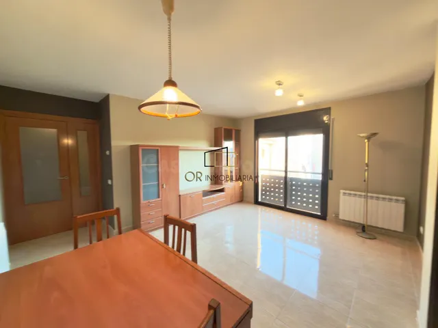 Piso de 2 habitaciones en Roda de Berà con parking y traster