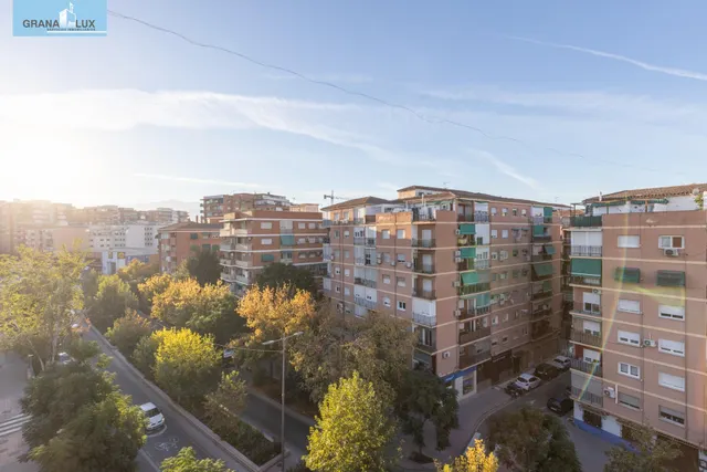 Piso luminoso de 3 dormitorios en la Antigua Ctra de Málaga — 35