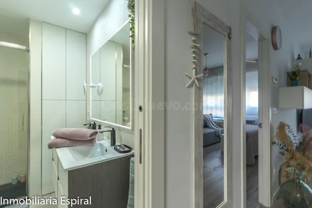 ¡Inversión Top en Pontevedra! Piso 1D Equipado con Licencia  - foto 3