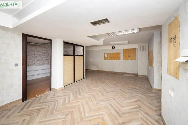 Local comercial con casi 1000 m2 en plena Gran via de Granada. Oportunidad única y exclusiva — 17