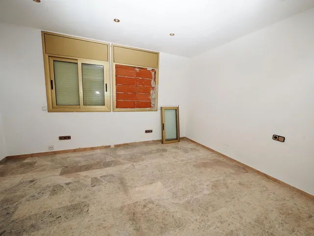 SE VENDE CASA ADOSADA EN RUBI, ZONA MERCAT — 11