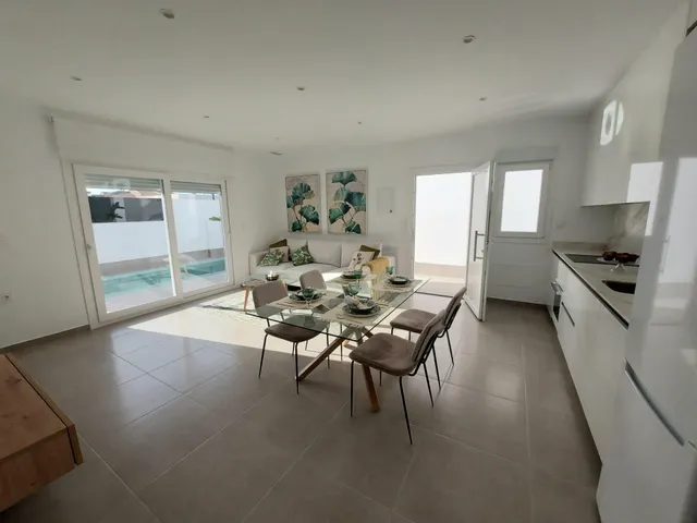 VILLAS PAREADAS DE OBRA NUEVA EN ROLDAN — 13