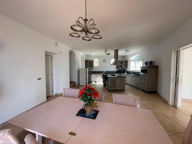 Exclusiva villa en Mijas Golf con vistas a la montaña y piscina privada — 16