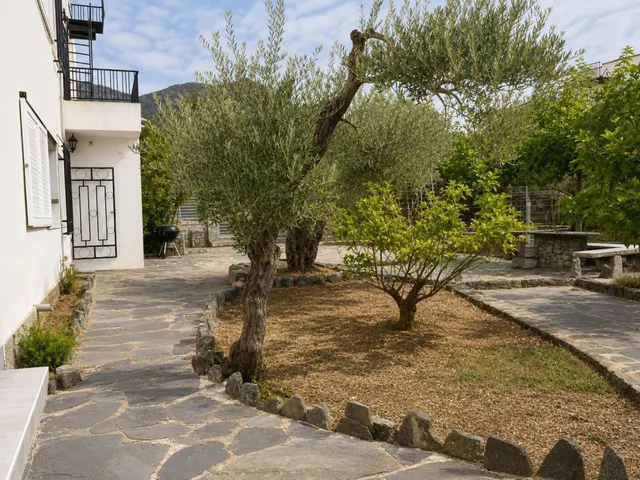 CASA CON TERRENO Y HUTG — 39