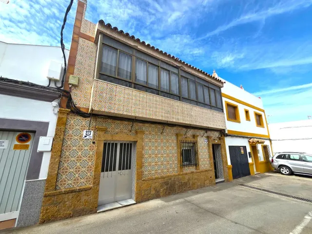 GRAN CASA DE TRES PLANTAS, 5 DORMITORIOS, TERRAZAS Y GARAJE EN CHICLANA DE LA FRONTERA — 35