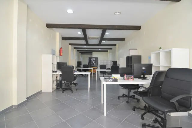 Local comercial 85m² en venta - Centro — 7