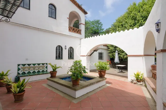 Masía céntrica en venta en Orrius, con negocio en funcionamiento (hostelería) — 4
