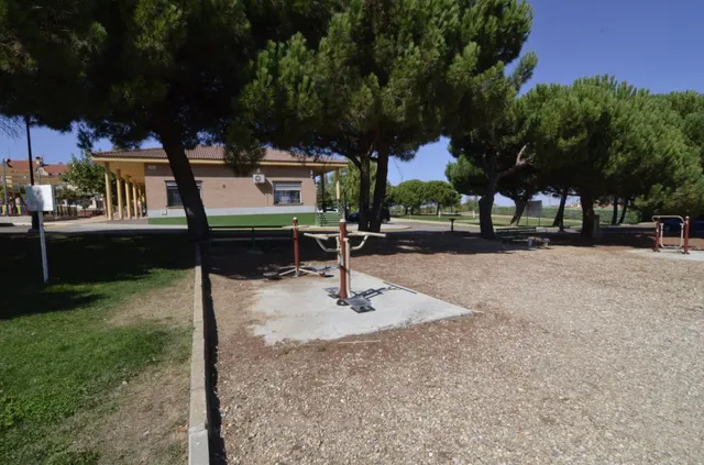 Urbis te ofrece un terreno Urbano en venta en Carrascal de Barregas zona URB. PEÑASOLANA, Salamanca. — 26