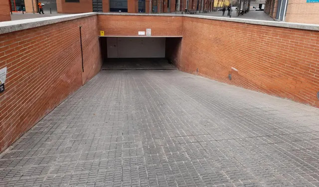 Plaza de Parking en la Plaça Granollers de Mataró — 4