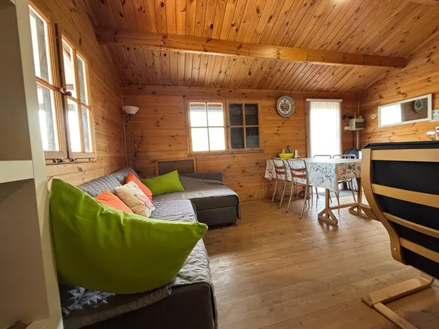 Se vende coqueta casa de madera con terreno en el rellano de molina — 24