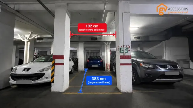 PLAZA DE PARKING PARA COCHE PEQUEÑO O 2 MOTOS