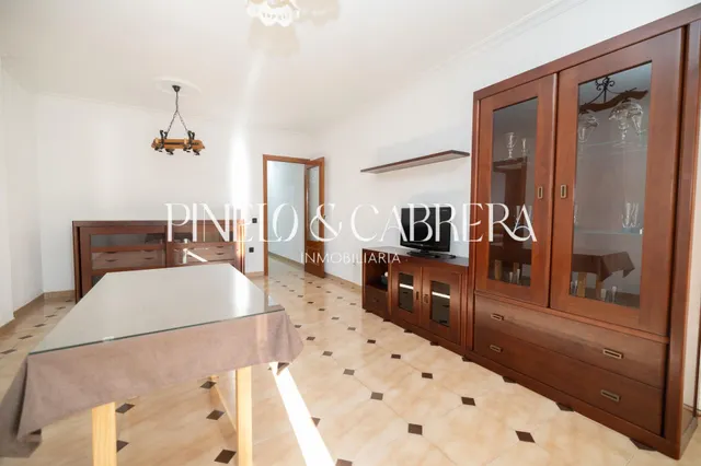 Piso en venta con terraza y ascensor en calle madrid — 21