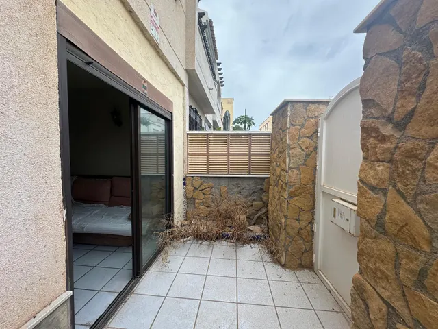 VENTA DE CASA PAREADA EN AGUADULCE. ALMERÍA. — 2