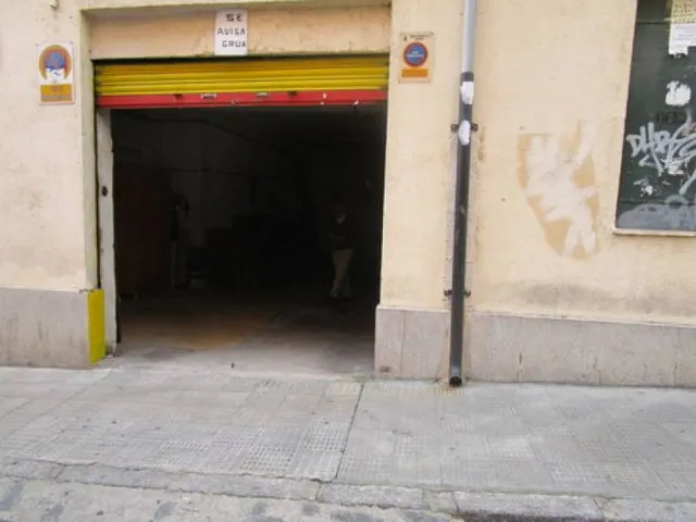 Urbis te ofrece un local en alquiler en Salesas, Salamanca. — 3