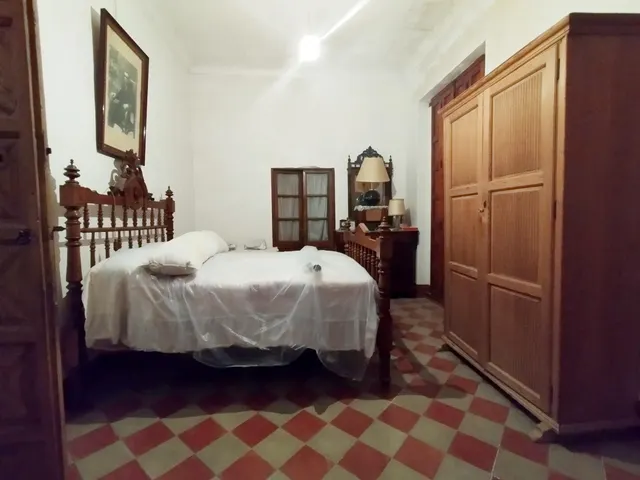 SE VENDE CASA INDEPENDIENTE EN NOVELDA — 35