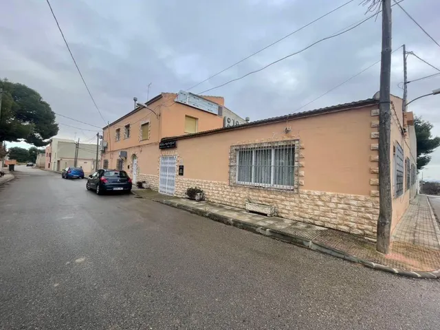 SALÓN DE  BODAS Y RESTAURANTE EN VENTA — 36