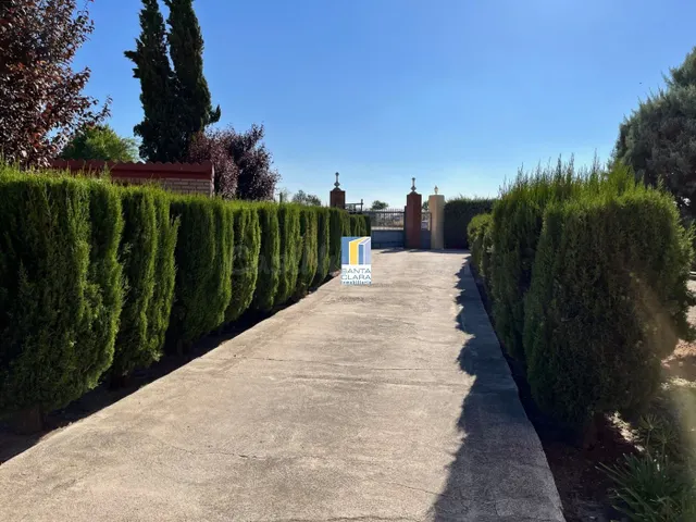 CHALET CON PARCELA DE 5.000 M2 Y PISCINA EN ARCENILLAS (ZAMO