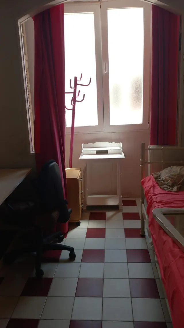 Habitación Amplia en Piso Familiar - Ubicación Céntrica — 9