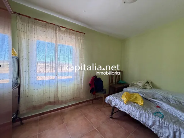 Casa con explotación agrícola en desuso — 9