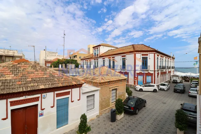 ¡A SOLO 1 MINUTO DE LA PLAYA! CÉNTRICO APARTAMENTO EN PRIMERA PLANTA DE 3 DORMITORIOS Y TERRAZA CON VISTAS AL MAR, EN LOS ALCÁZARES, MURCIA. — 30