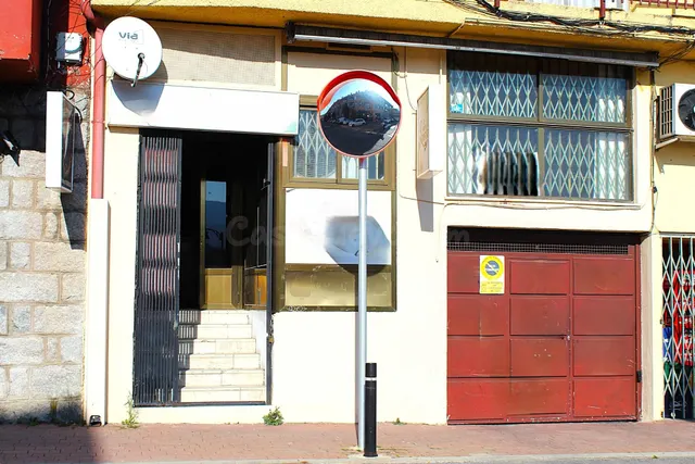 Céntrico Local Comercial en Guadarrama, con posibilidad de c