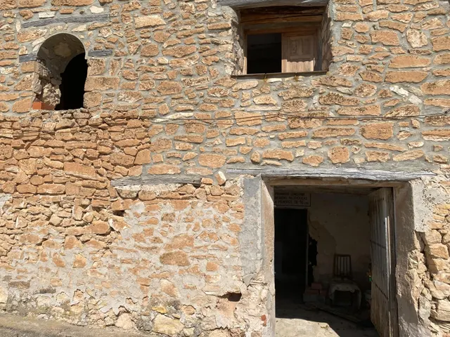 EN VENTA CASA EN BAÑON — 2