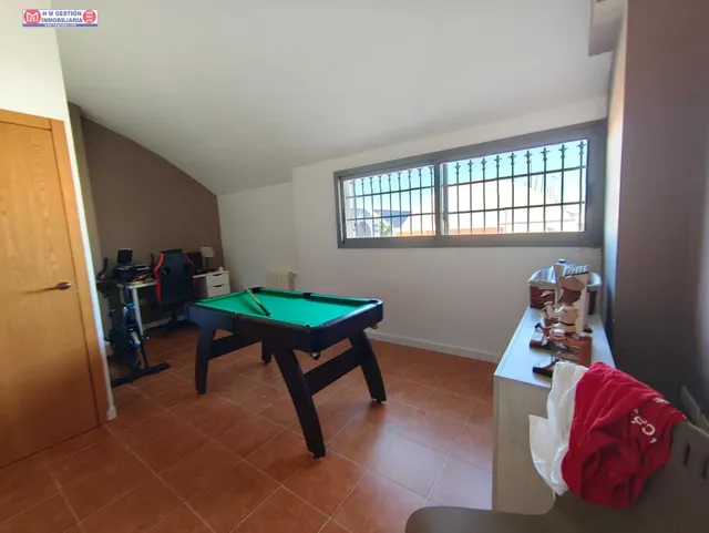 Adosado reformado con buhardilla, garaje y patio — 43