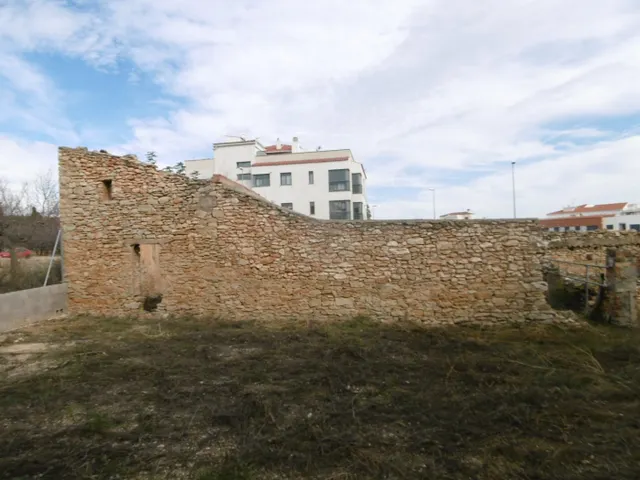 PARCELA URBANA CON CASA DE PIEDRA PARA REHABILITAR — 7