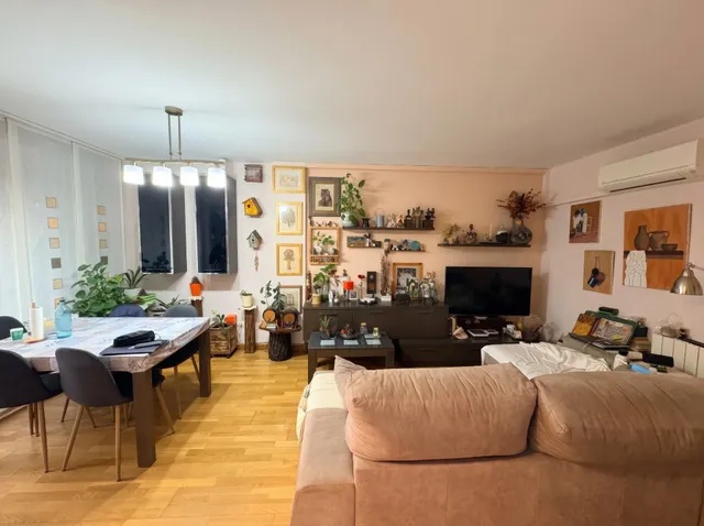 ¡Fantástica casa de tres plantas en el centro del pueblo! — 15