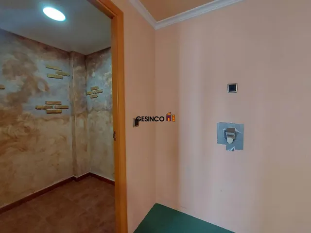 PISO EN TERCERA PLANTA EN BUEN ESTADO. CENTRO!! — 10