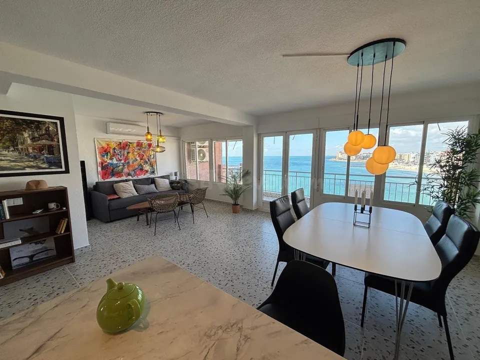 PRECIOSO APARTAMENTO FRENTE AL MAR, UN SUEÑO A SU ALCANCE